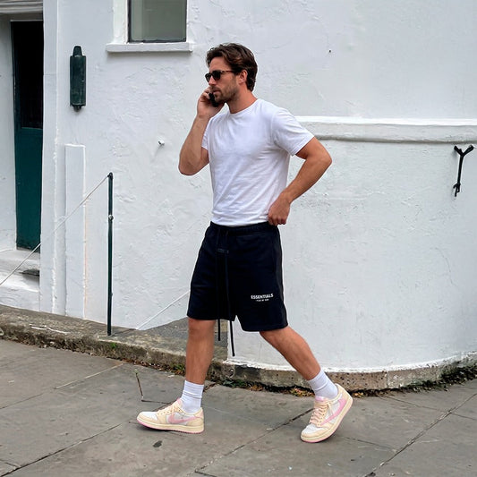Cómo combinar los shorts Essentials Fear of God este verano