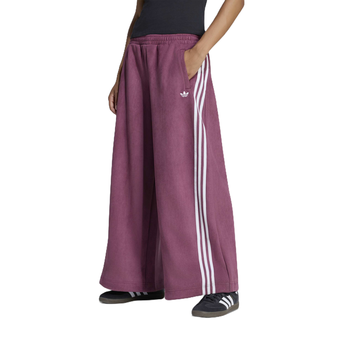 Pantalón Adidas Faux Suede Track Pants Maroon – en modelo