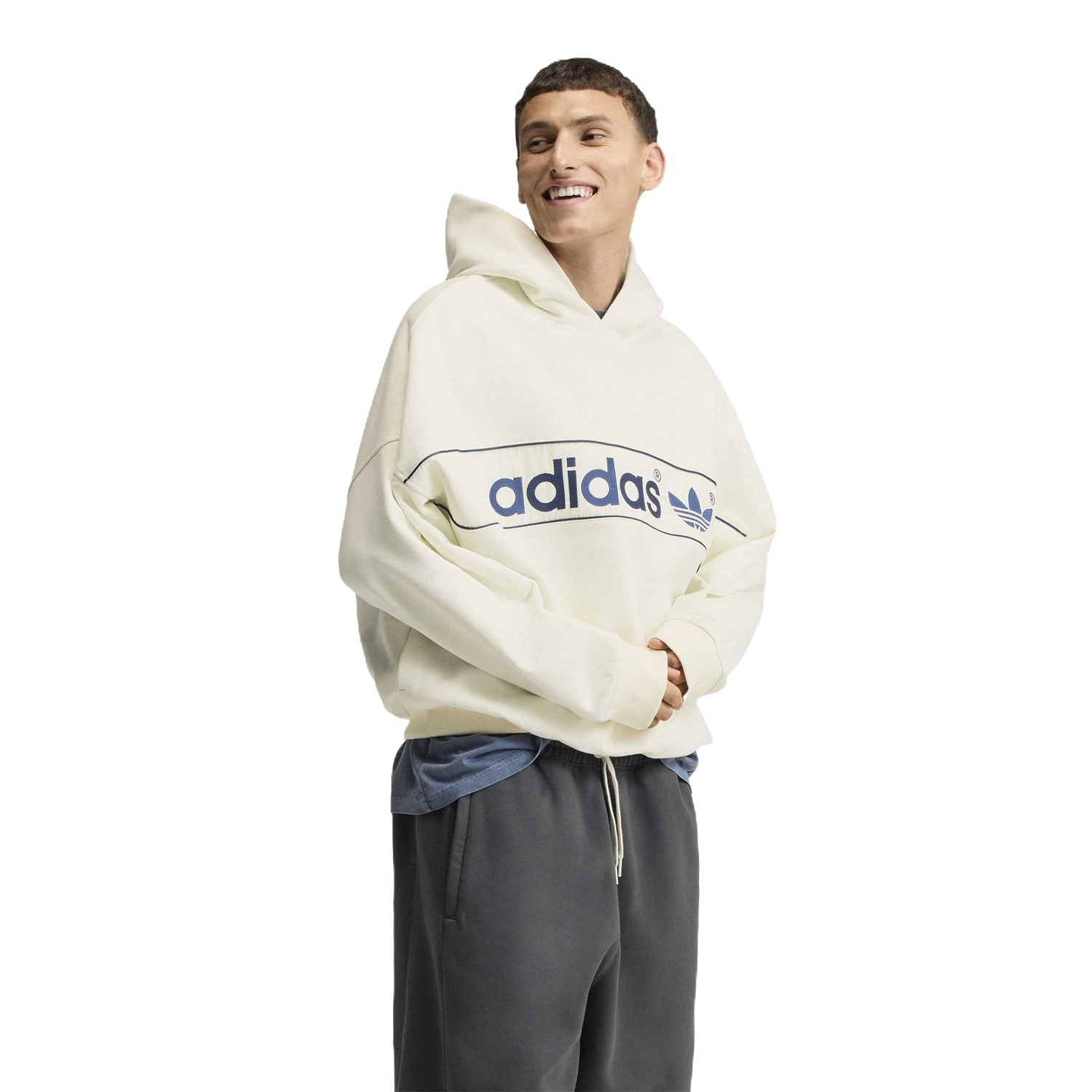 Sudadera con capucha Adidas NY Hoodie Off White – en modelo