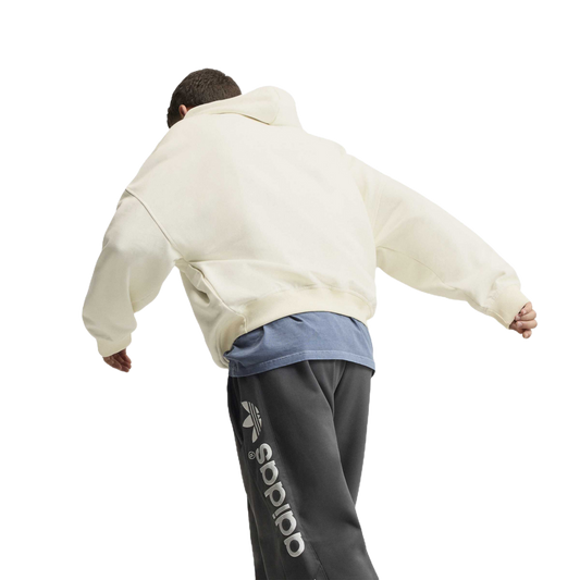 Hanorac Adidas NY Hoodie Off White – pe model – vedere din spate