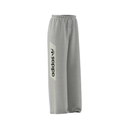 Pantalón de chándal Adidas NY Sweatpant Light Grey Heather – vista tres cuartos