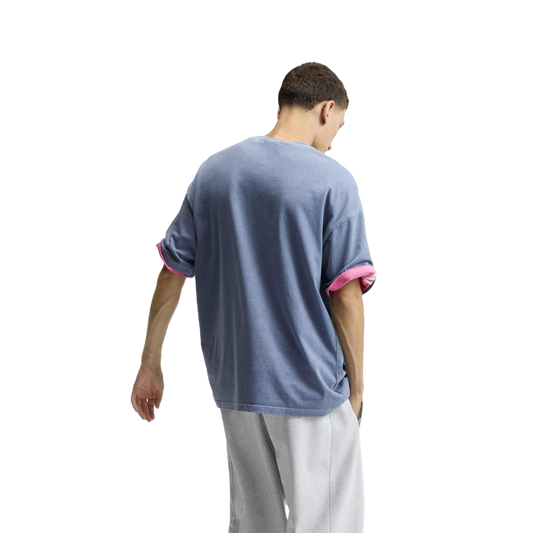Camiseta Adidas NY Tee Team Navy Blue – en modelo – vista trasera