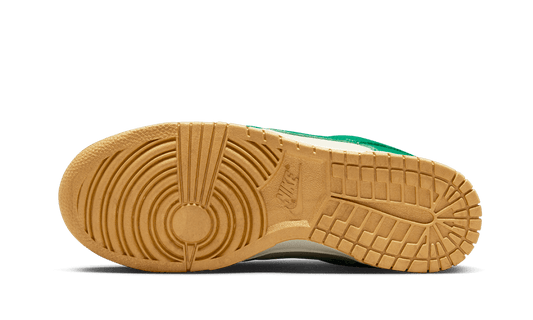 Dunk Low Malachite University Gold