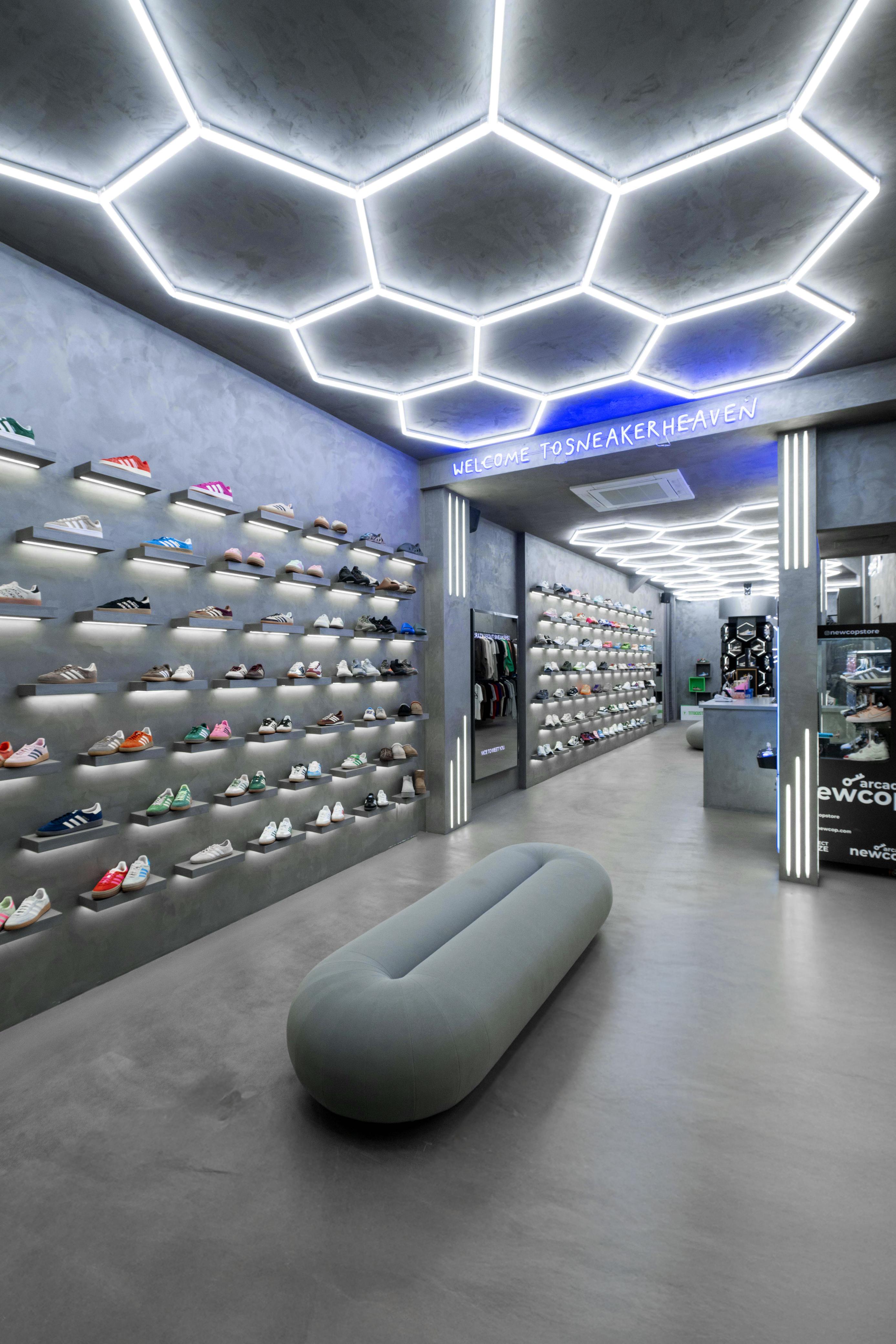 Tienda de sneakers en Barcelona - Newcop Tienda de sneakers en Barcelona - Newcop