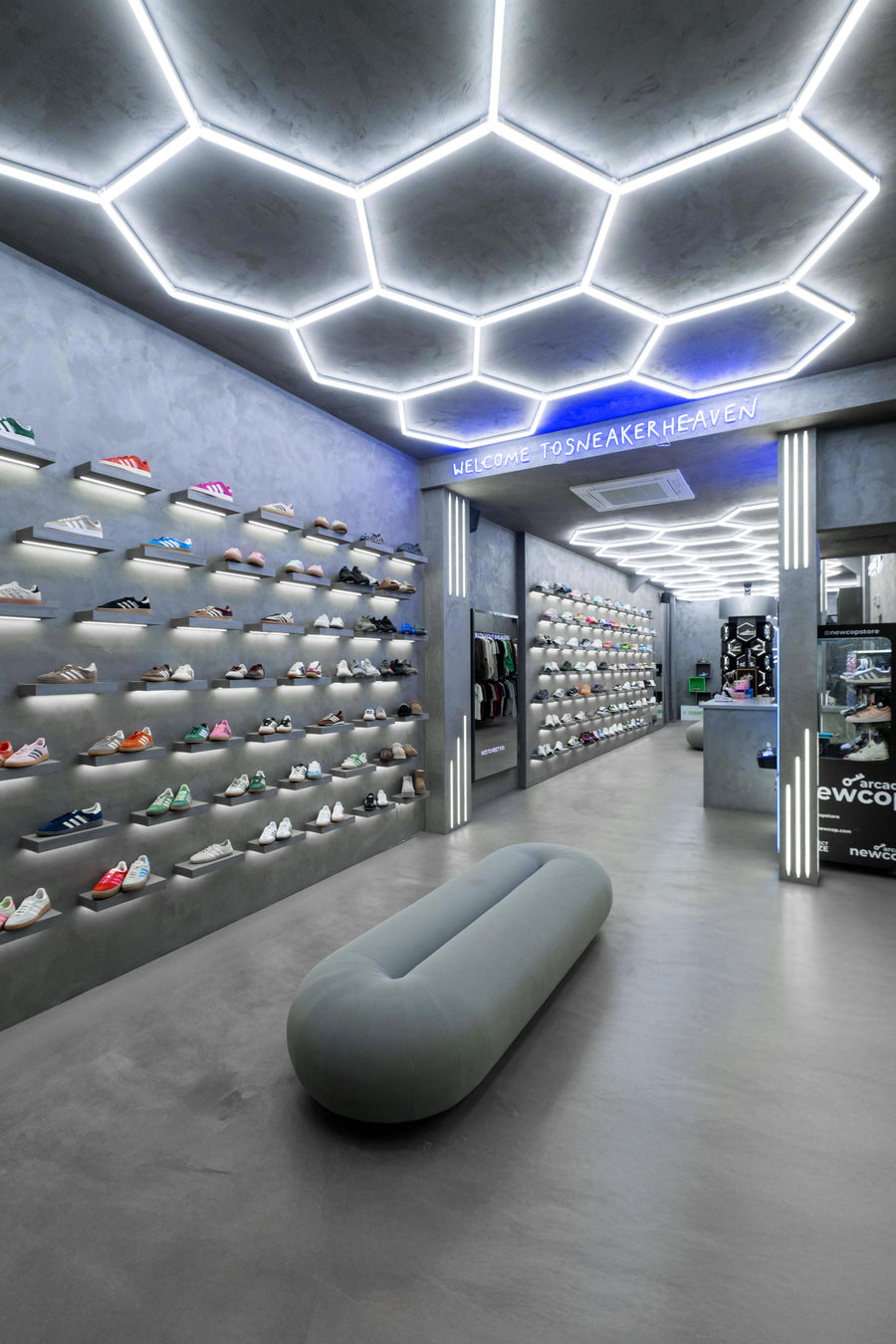 Newcop Paris flagship