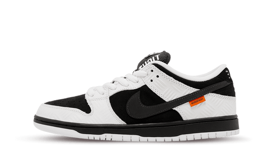 SB Dunk Low X Tightbooth