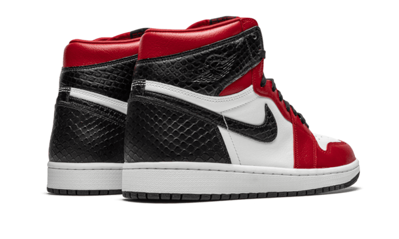 Air Jordan 1 Retro High Satin Snake Chicago3