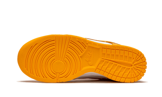 DUNK LOW LASER ORANGE4