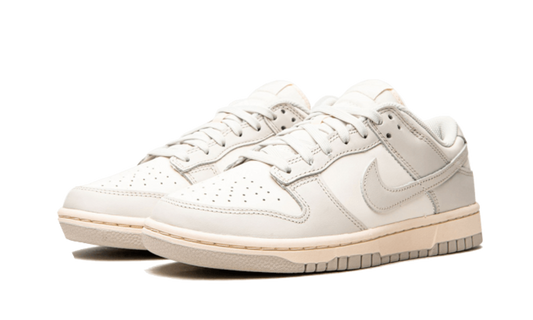 DUNK LOW LIGHT BONE2